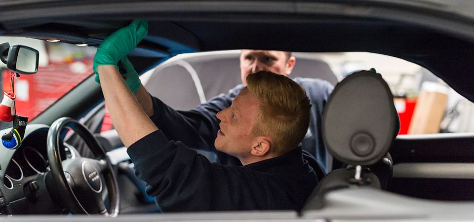 mechanics fixing convertable roof